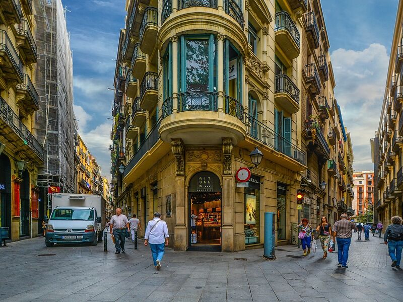 ELEGANT MADRİD & VALENCIA & BARCELONA Pegasus Hava Yolları ile 4 Gece